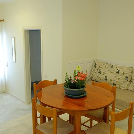 Dialinas Apartments 이스트로 객실 사진